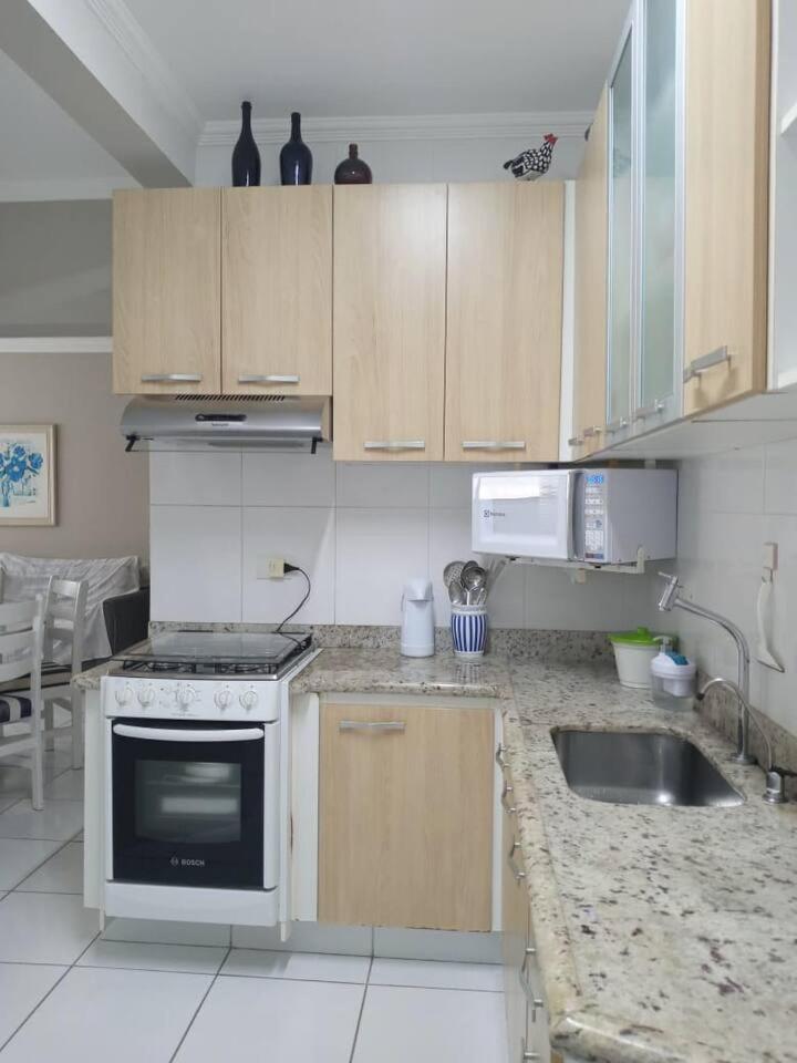 Apartamento completo na calçada da praia Apartment กัวรูจา ภายนอก รูปภาพ